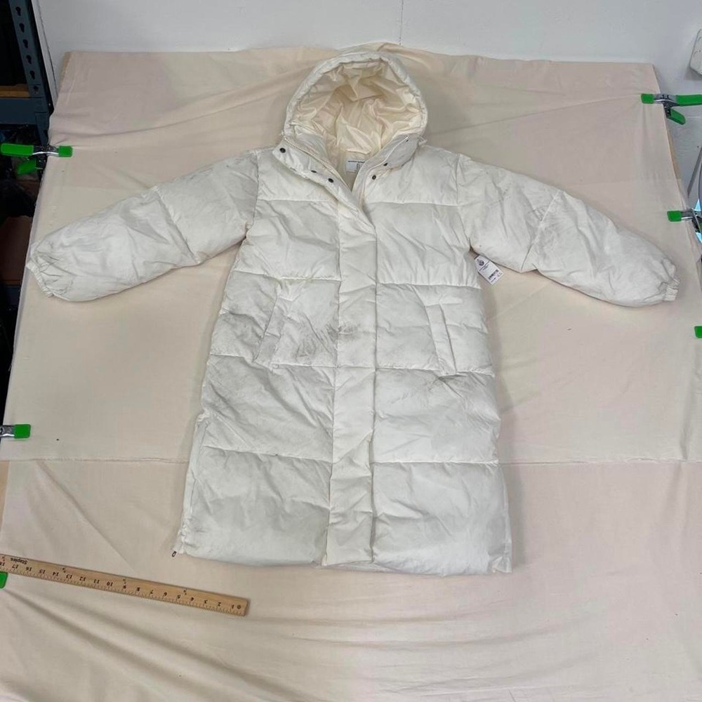 Amazon Essentials Women's White Puffer Coat with Hood